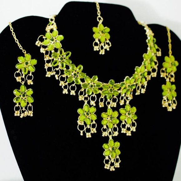 Four Piece Indian Jewelry Set in Green - Picture 3 of 5